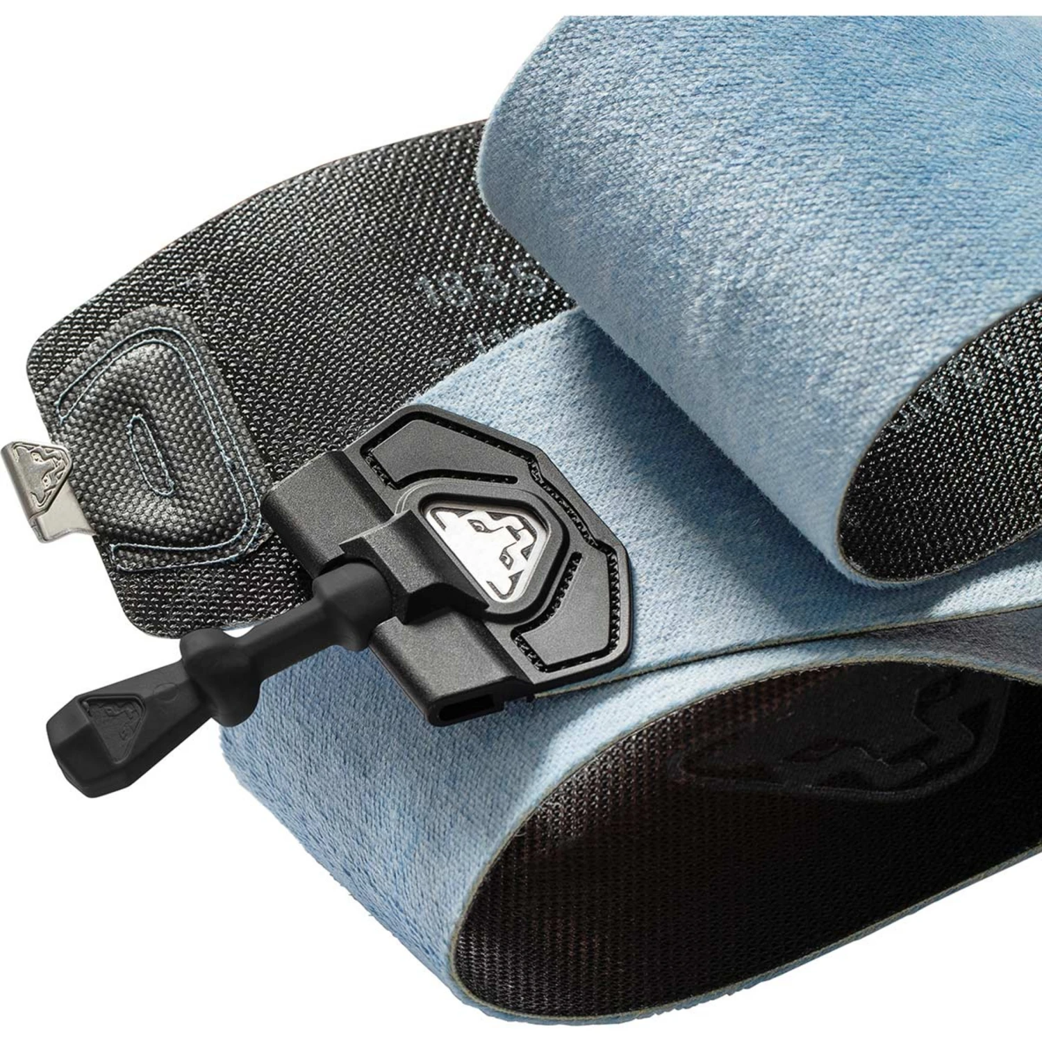 Dynafit Speedskin Blacklight 80 Ski Climbing Skins 3 Dynafit Speedskin Blacklight 80 Ski Climbing Skins